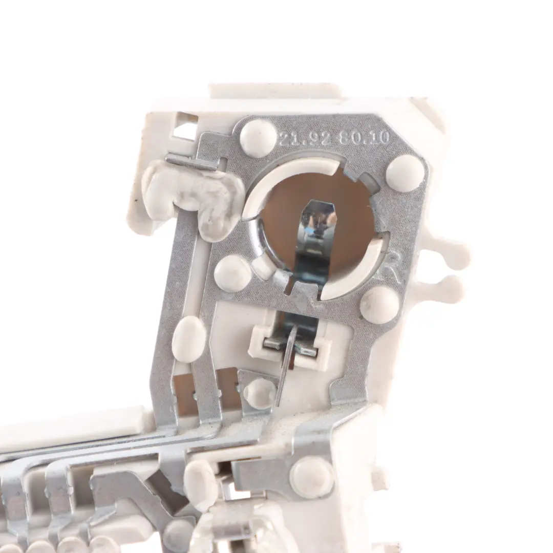 Heckleuchte Innen Birnenhalter Heckklappe Rechts für Audi A3 8P mit Teilenummer 8P4945258C Audi A3 8P Heckleuchte Innen Birnenhalter Heckklappe Rechts - SKU 8P4945258C - Teilenummer 8P4945258C