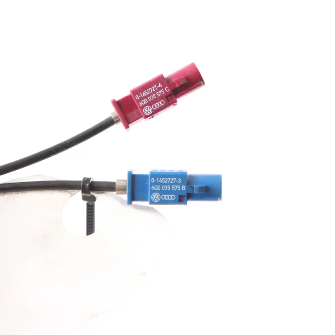 Antena De Techo Aérea Shark Negro para Audi Q5 8R con número de pieza 8R0035503A Audi Q5 8R Antena De Techo Aérea Shark Negro - SKU 8R0035503A - Número de pieza 8R0035503A