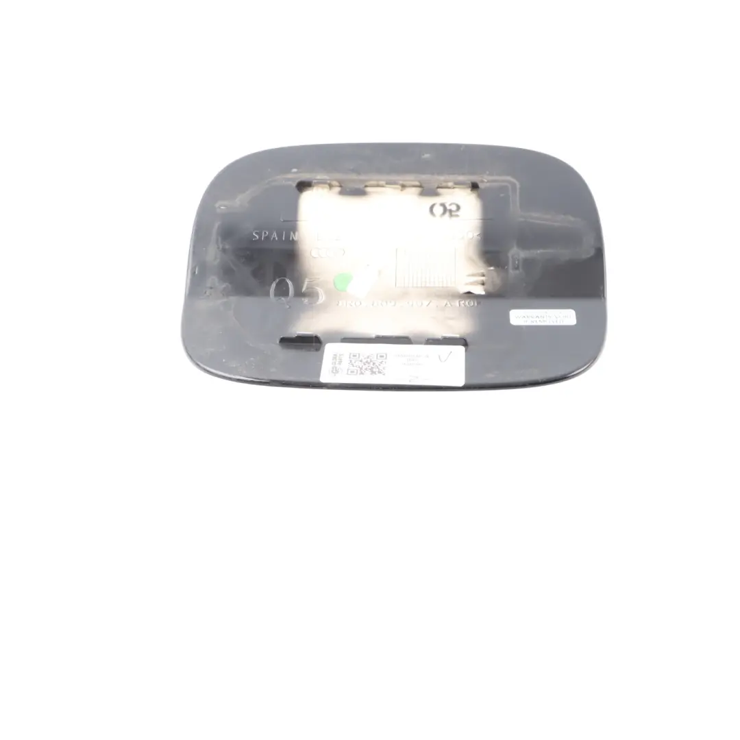 Filler Cover Fill in Flap Cap Brilliant Black Metallic - Y9B to Audi Q5 8R Fuel with Part number 8R0809907A Audi Q5 8R Fuel Filler Cover Fill in Flap Cap Brilliant Black Metallic - Y9B - SKU 8R0809907A-BBL - Part number 8R0809907A