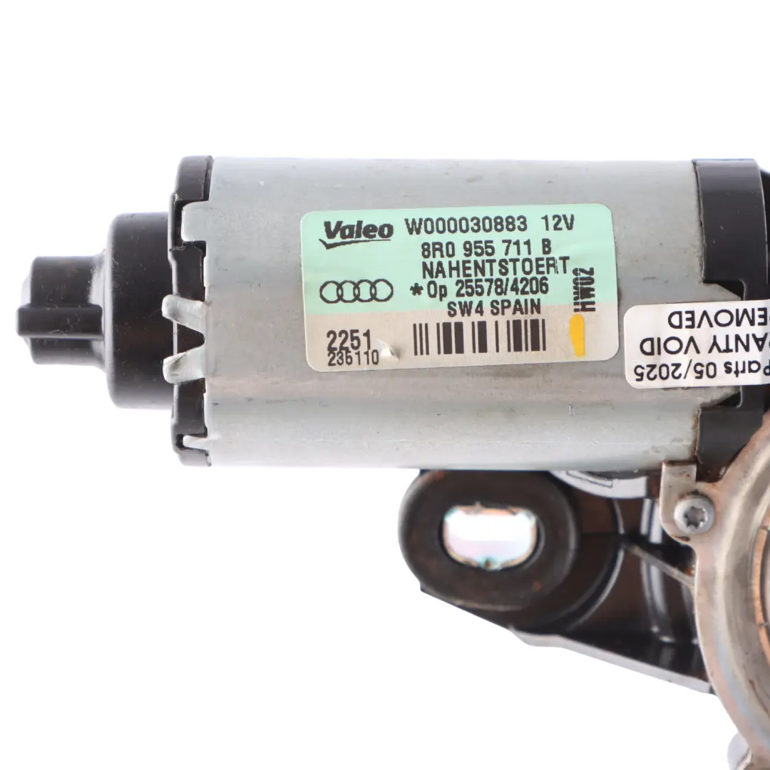 Bootlid Window Wiper Arm Motor to Audi Q5 8R Tailgate with Part number 8R0955711B Audi Q5 8R Tailgate Bootlid Window Wiper Arm Motor - SKU 8R0955711B - Part number 8R0955711B