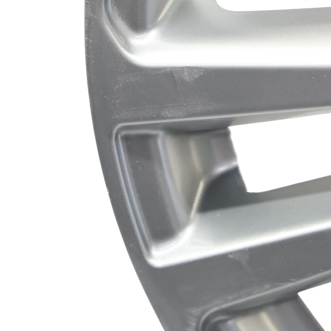 Argento Cerchio lega 8U 18" 7J ET:43 Doppia Stella a Raggi per Audi Q3 con numero di parte 8U0601025AJ Audi Q3 Argento Cerchio lega 8U 18" 7J ET:43 Doppia Stella a Raggi - SKU 8U0601025AJ-1 - Numero di parte 8U0601025AJ