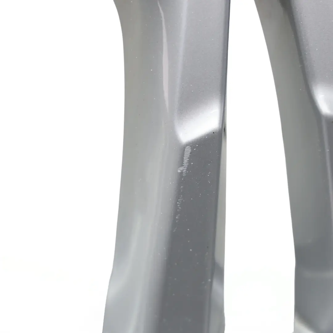 Llanta aleación plata 18" 7J ET:43 Doble Star Spoke para Audi Q3 8U con número de pieza 8U0601025AJ Audi Q3 8U Llanta aleación plata 18" 7J ET:43 Doble Star Spoke - SKU 8U0601025AJ-1 - Número de pieza 8U0601025AJ