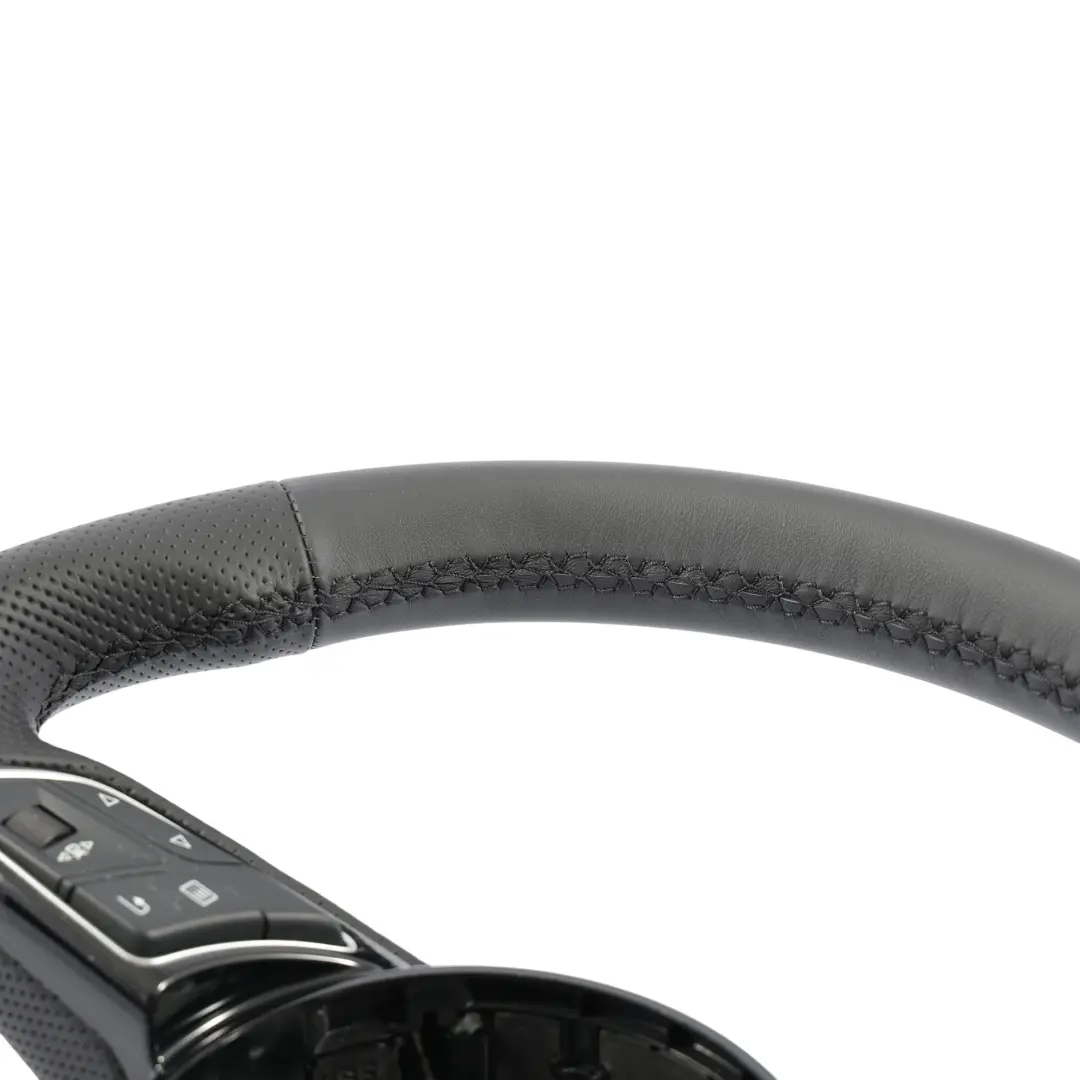 NUOVO Volante In Pelle Nera Multifunzione per Audi A3 8V con numero di parte 8V0419091CG Audi A3 8V NUOVO Volante In Pelle Nera Multifunzione - SKU 8V0419091CG-1 - Numero di parte 8V0419091CG