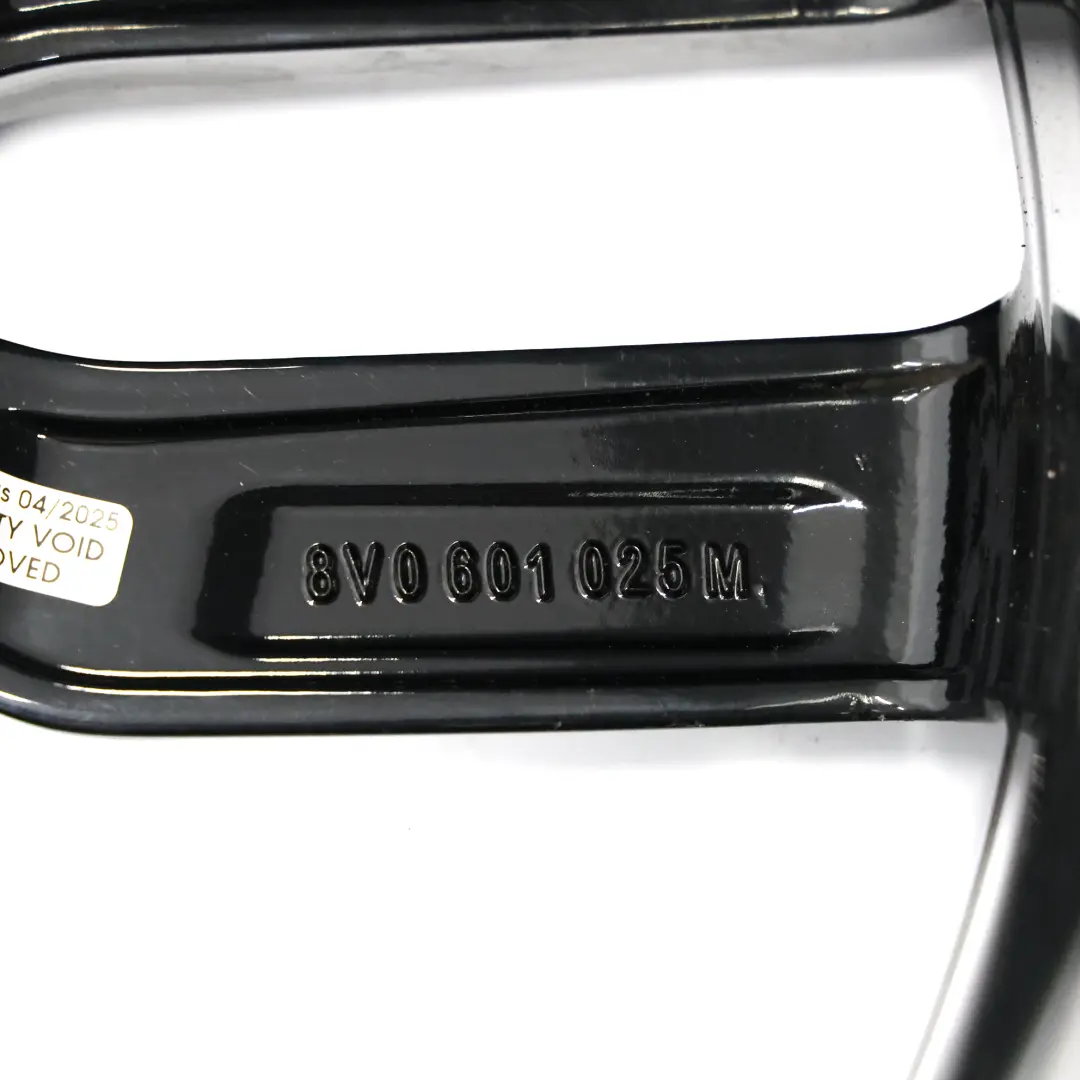Audi A3 8V Cerchio In Lega Nero 18" ET:51 7,5J - SKU 8V0601025M-4 - Numero di parte 8V0601025M
