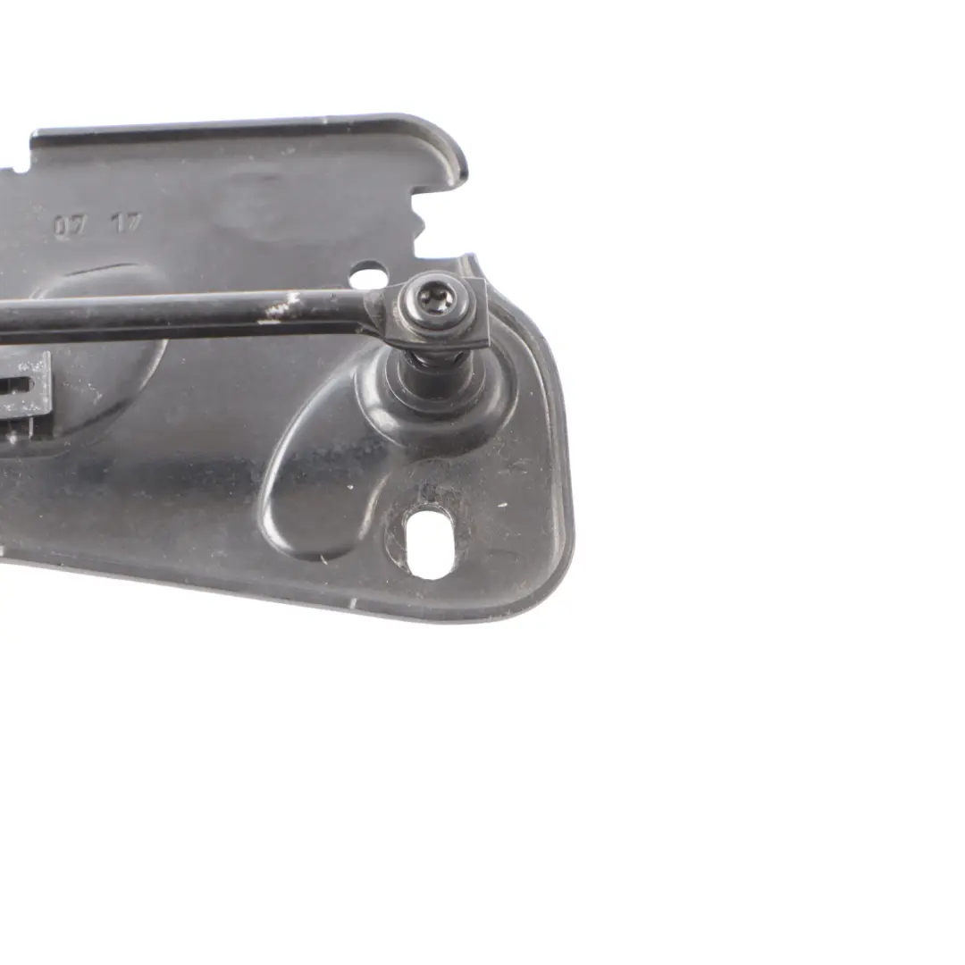 Front Engine Hood Bonnet Catch Latch Lock Right O/S to Audi A3 8V with Part number 8V0823186C Audi A3 8V Front Engine Hood Bonnet Catch Latch Lock Right O/S - SKU 8V0823186C - Part number 8V0823186C