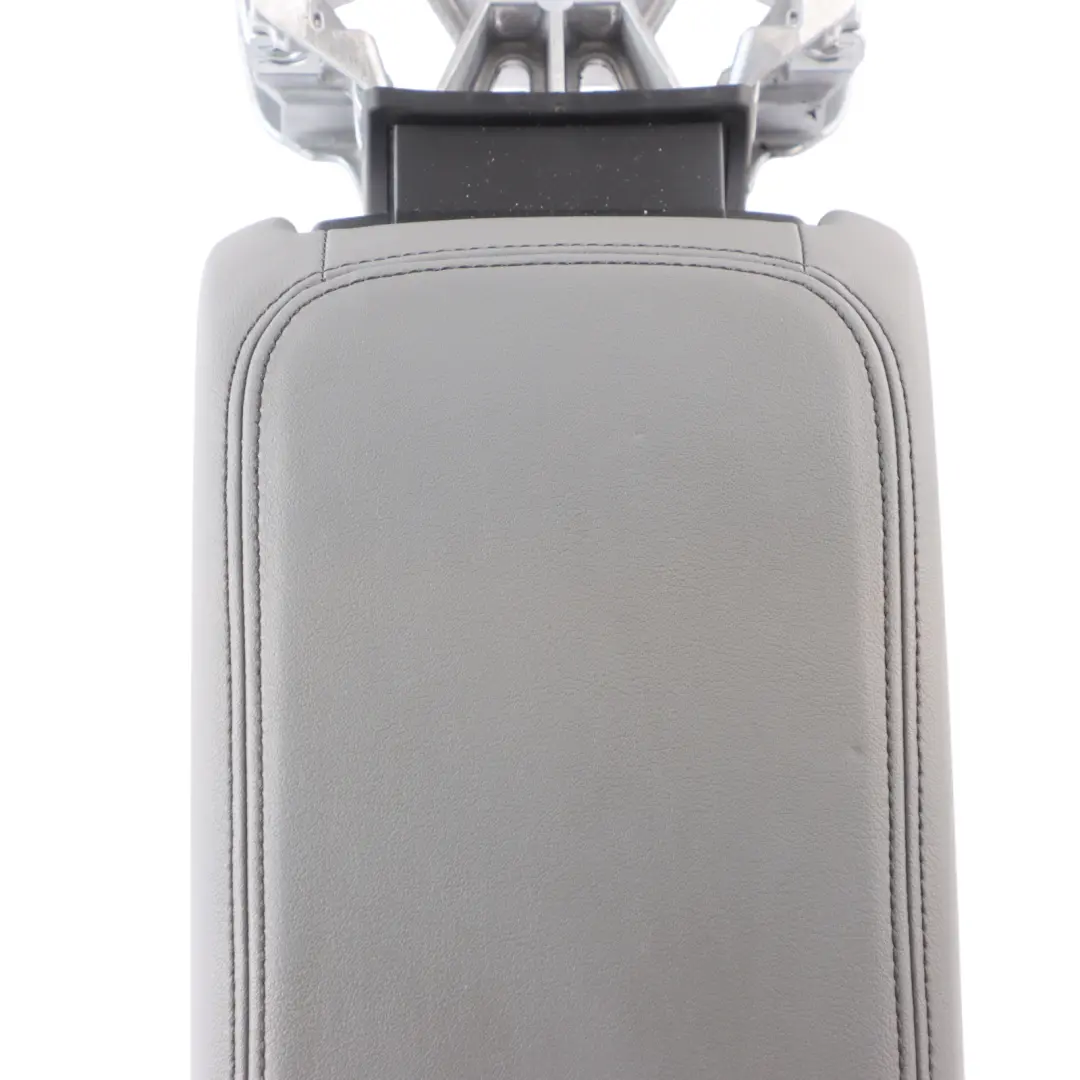 Consola Central Apoyabrazos Bandeja Soporte Almacenamiento 8V0864283E para Audi A3 8V con número de pieza 8V0864207E Audi A3 8V Consola Central Apoyabrazos Bandeja Soporte Almacenamiento 8V0864283E - SKU 8V0864207E-1 - Número de pieza 8V0864207E