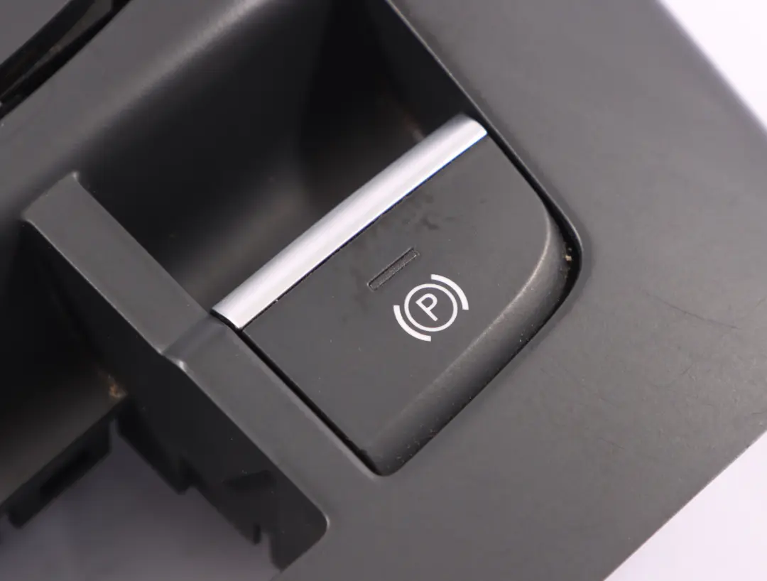 Console Centrale Controllo Navigazione Multimediale per Audi TT 8J con numero di parte 8V0919614B Audi TT 8J Console Centrale Controllo Navigazione Multimediale - SKU 8V0919614B-1 - Numero di parte 8V0919614B