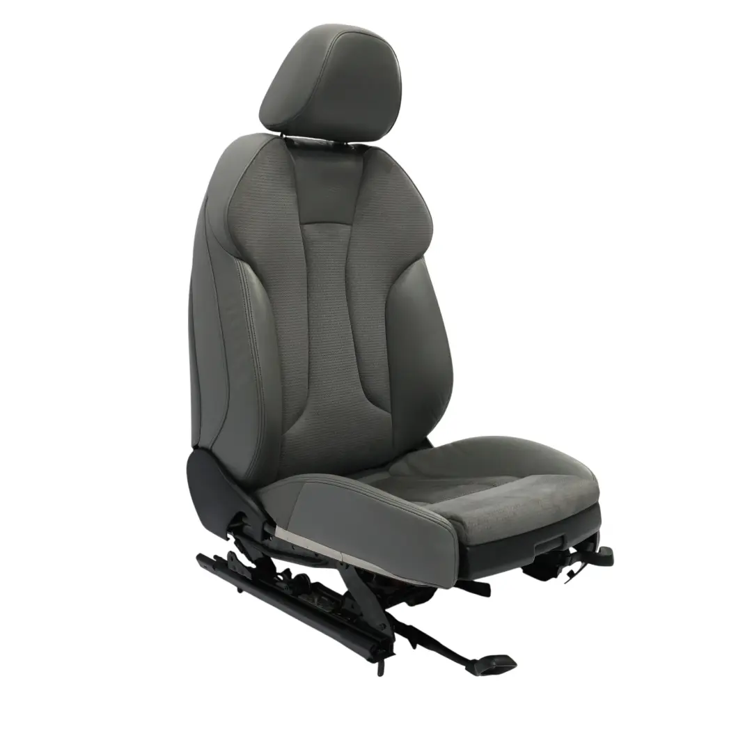 Siège Avant Chauffant Gauche S-Line Tissu Et Cuir pour Audi A3 8V à propos du numéro de pièce 8V3881805AR Audi A3 8V Siège Avant Chauffant Gauche S-Line Tissu Et Cuir - SKU 8V3881805AR-1 - Numéro de pièce 8V3881805AR