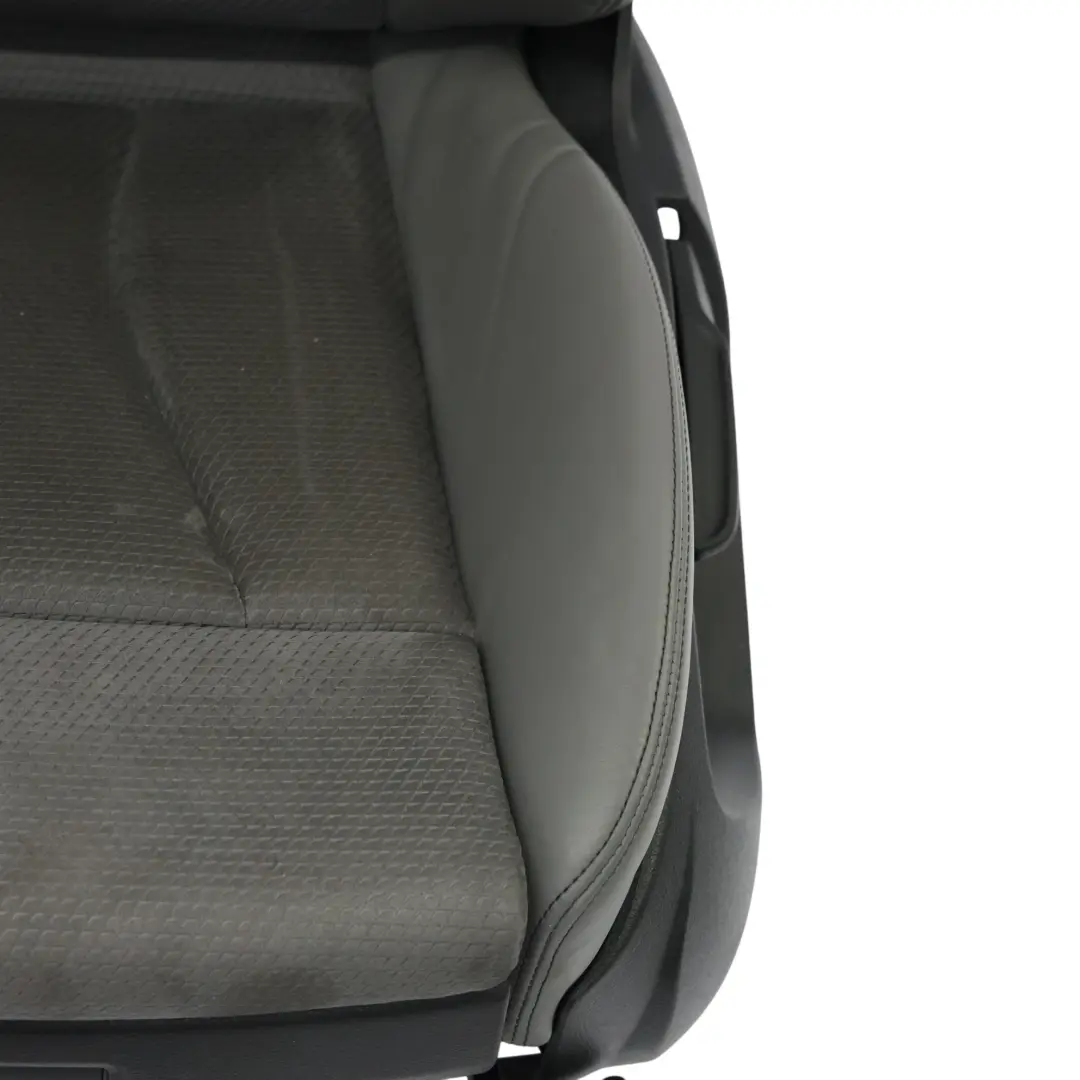 Asiento Deportivo Delantero Izquierdo Cuero para Audi A3 8V 3D S-Line con número de pieza 8V3881805AR Audi A3 8V 3D S-Line Asiento Deportivo Delantero Izquierdo Cuero - SKU 8V3881805AR-1 - Número de pieza 8V3881805AR
