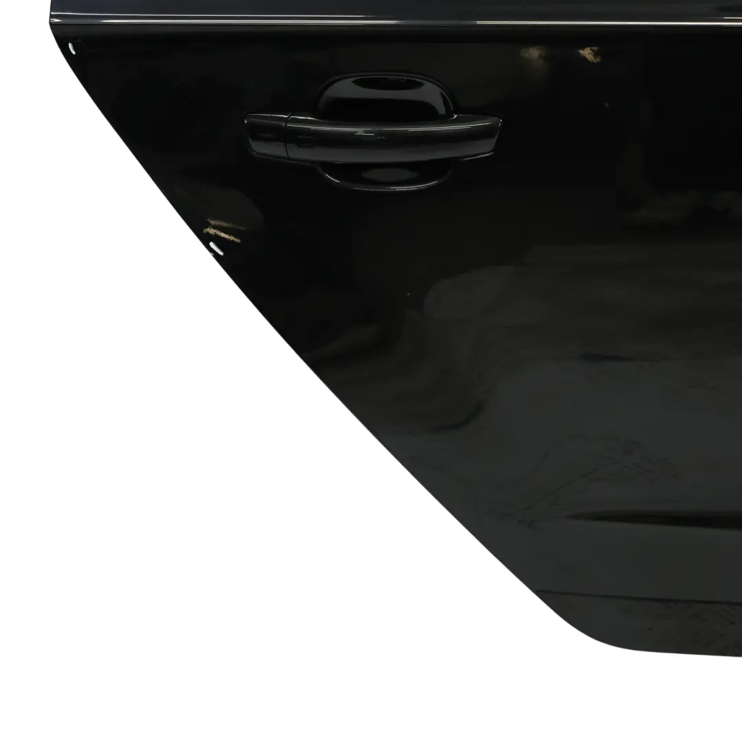 Sportback Drzwi Tylne Prawe Phantom Black Czarny - Z9Y do Audi A3 8V o numerze 8V4833052B Audi A3 8V Sportback Drzwi Tylne Prawe Phantom Black Czarny - Z9Y - SKU 8V4833052B-PHB - Numer Części 8V4833052B