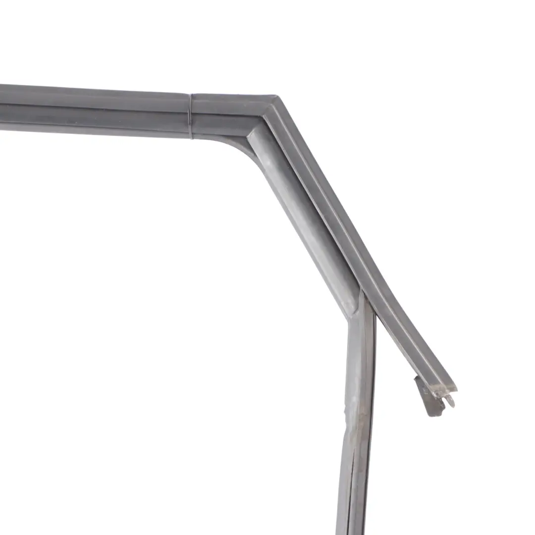 Sportback Junta Ventana Trasera Marco Puerta Izquierda para Audi A3 8V con número de pieza 8V4839439A Audi A3 8V Sportback Junta Ventana Trasera Marco Puerta Izquierda - SKU 8V4839439A - Número de pieza 8V4839439A