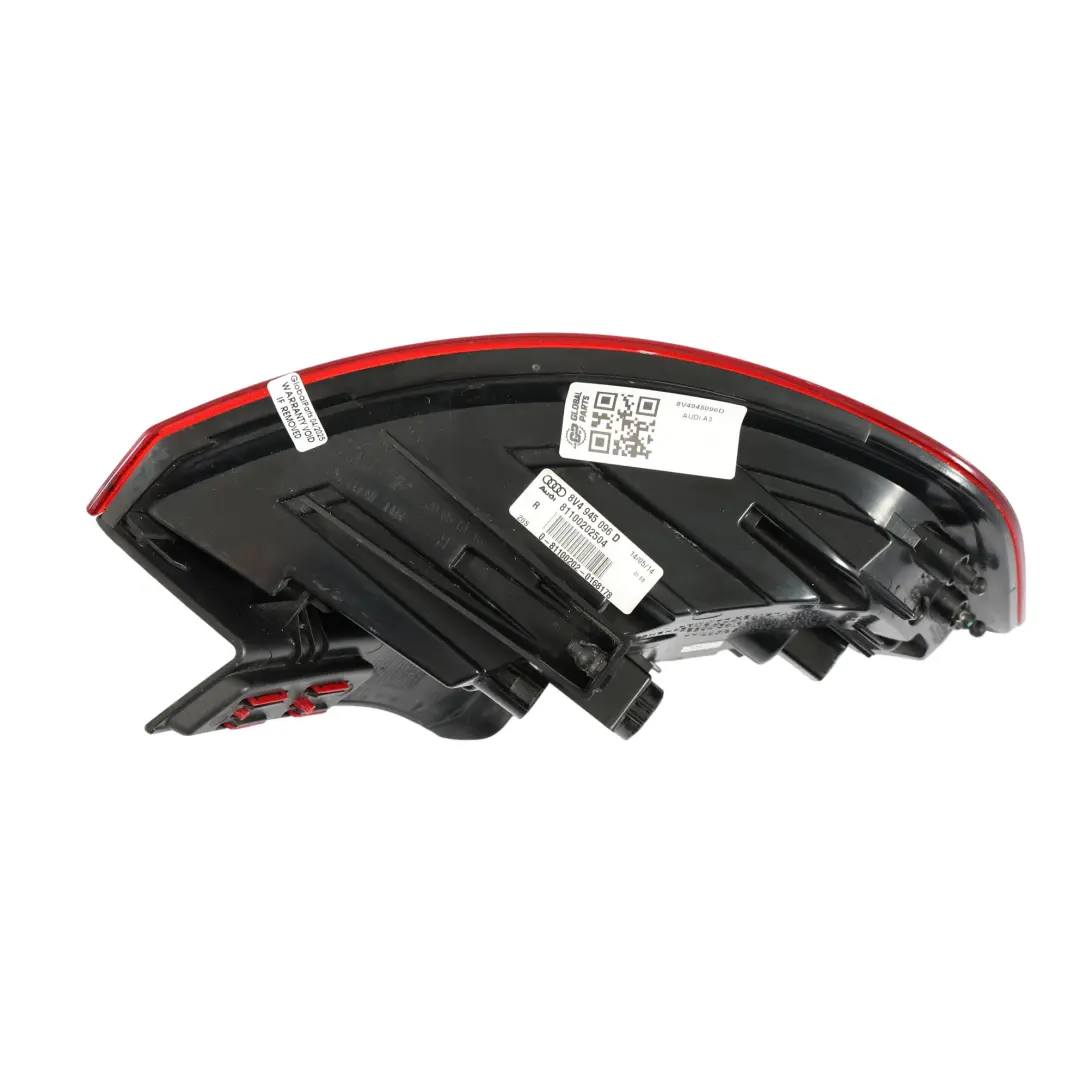 Sportsback Lampa Prawa Tylna Prawy Tył do Audi A3 8V o numerze 8V4945096D Audi A3 8V Sportsback Lampa Prawa Tylna Prawy Tył - SKU 8V4945096D - Numer Części 8V4945096D