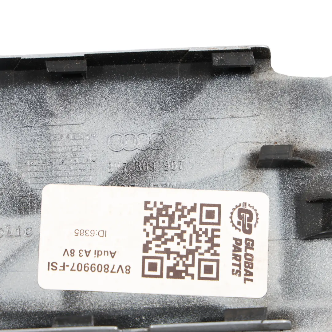 Couvercle Trappe Carburant Cabrio Feuille Argentée - Z7G pour Audi A3 8V à propos du numéro de pièce 8V7809907 Audi A3 8V Couvercle Trappe Carburant Cabrio Feuille Argentée - Z7G - SKU 8V7809907-FSI - Numéro de pièce 8V7809907