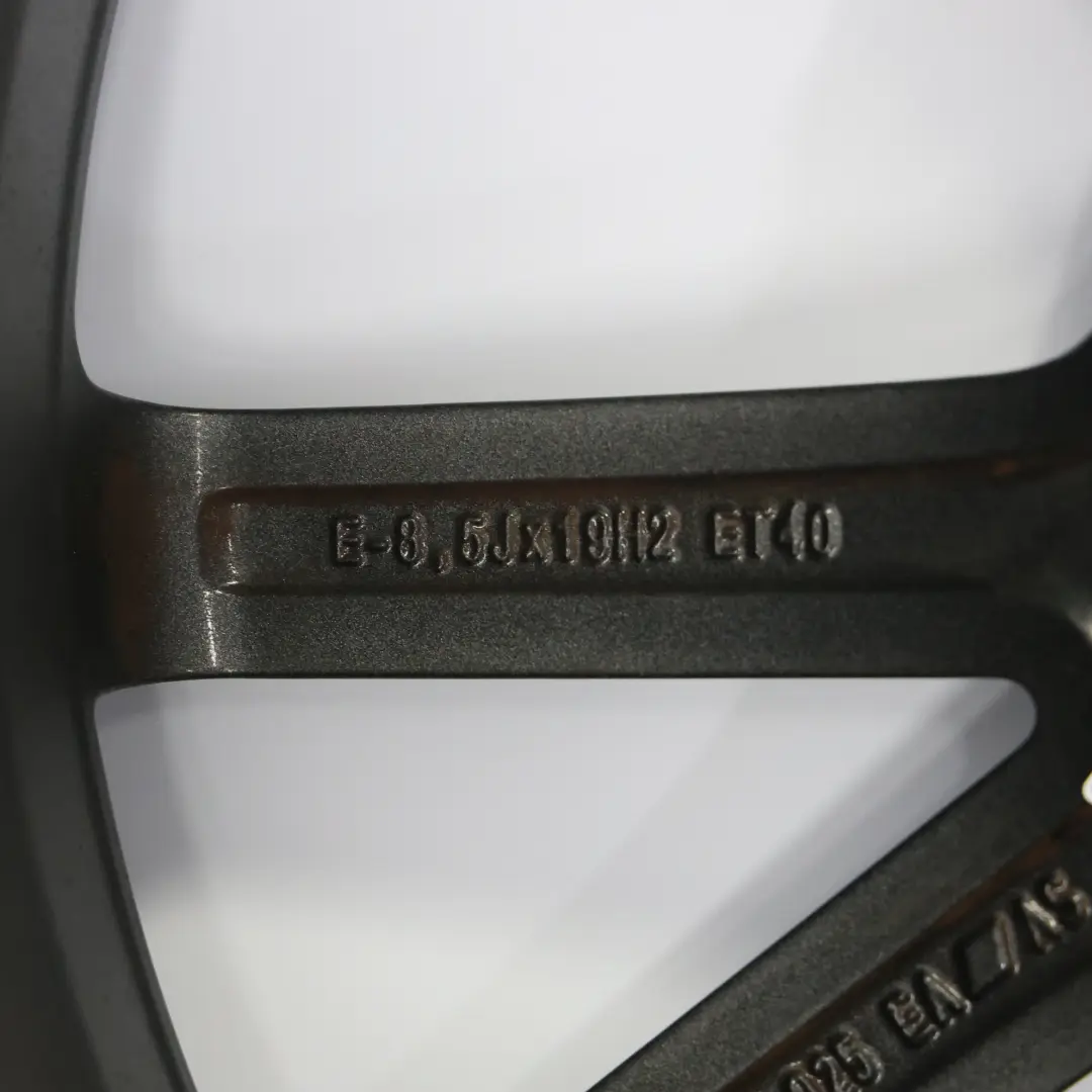 Sportrad Leichtmetallfelge Alufelge 19" 8,5J ET:40 für Audi A4 8W B9 mit Teilenummer 8W0601025EA Audi A4 8W B9 Sportrad Leichtmetallfelge Alufelge 19" 8,5J ET:40 - SKU 8W0601025EA-1 - Teilenummer 8W0601025EA