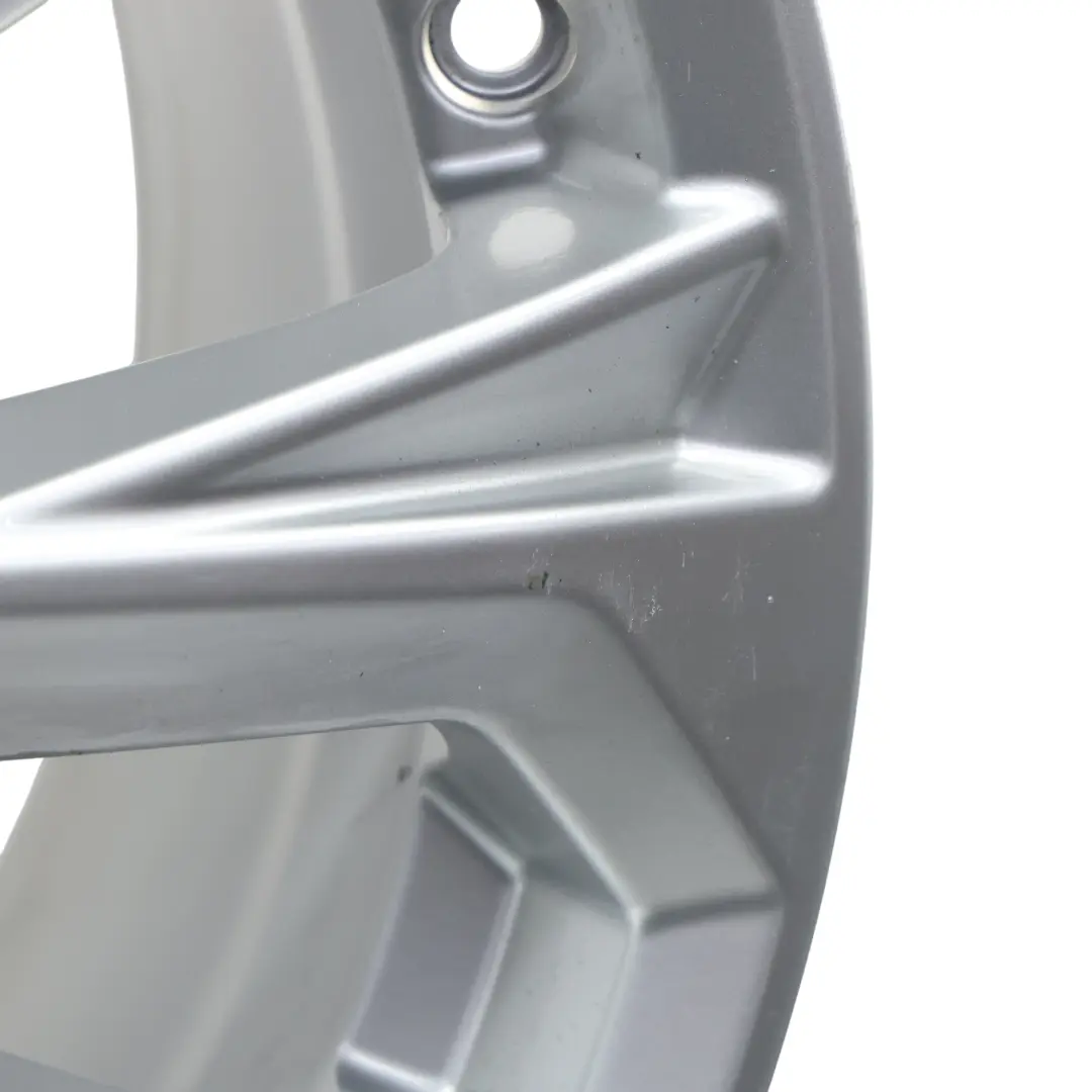 Audi A4 B9 8W Jante Alliage Argent 17" 7J ET:38 10 Branches - SKU 8W0601025L-1 - Numéro de pièce 8W0601025L
