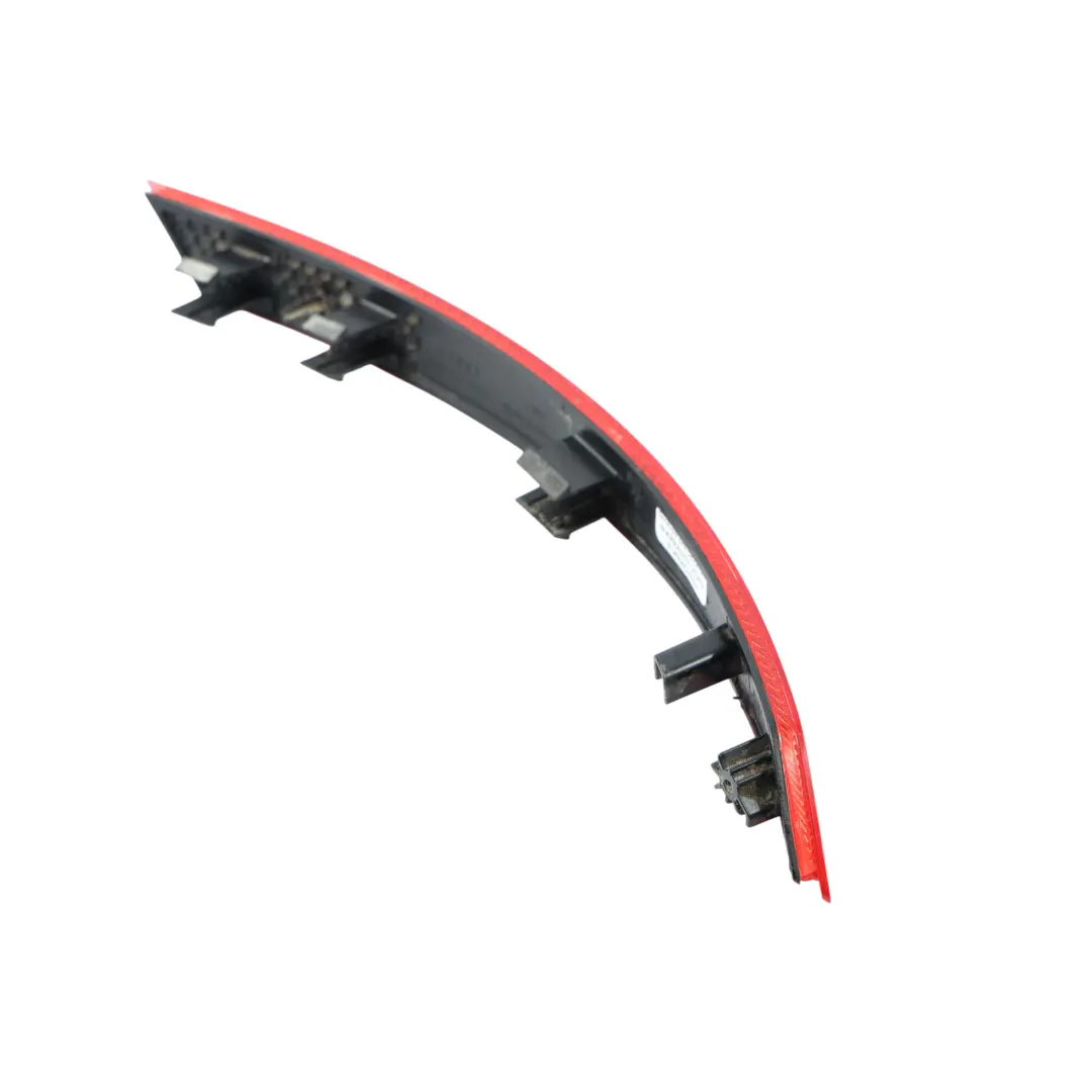 Audi A4 B9 Paraurti Posteriore Inferiore Luce Riflettore Sinistro - SKU 8W0945105D - Numero di parte 8W0945105D