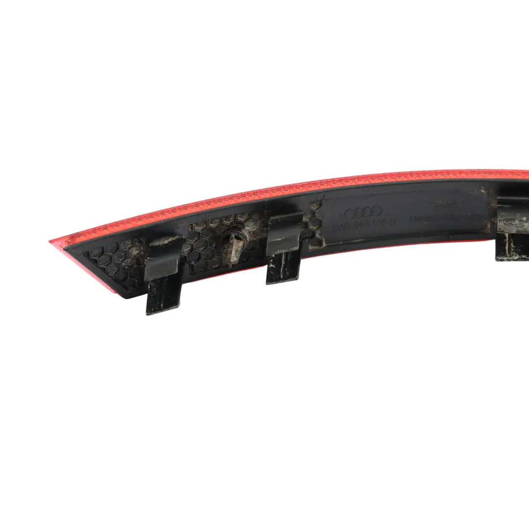 Stoßstange Hinten Unten Licht Reflektor Links für Audi A4 B9 mit Teilenummer 8W0945105D Audi A4 B9 Stoßstange Hinten Unten Licht Reflektor Links - SKU 8W0945105D - Teilenummer 8W0945105D