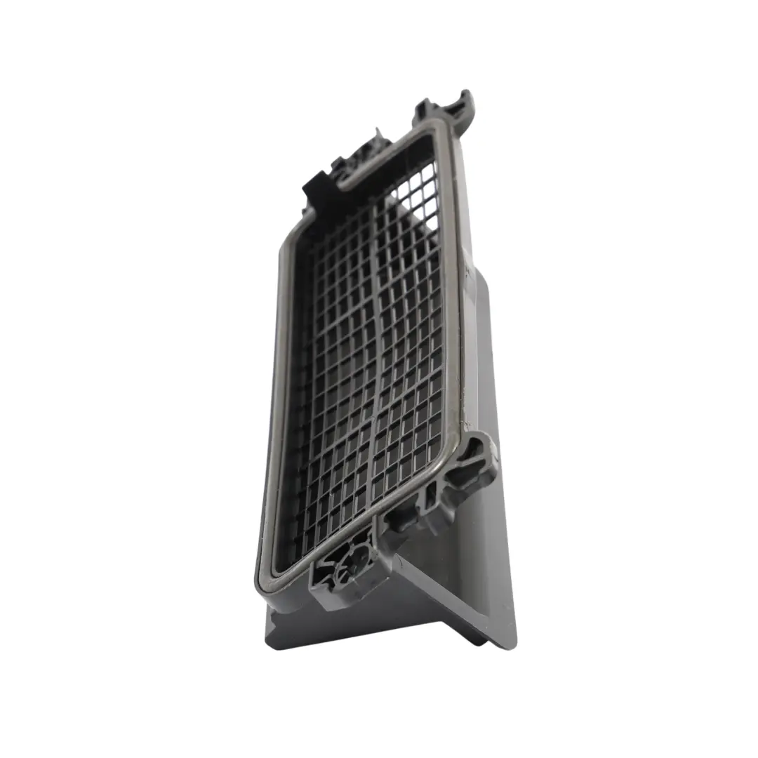 Siatka Kratka Grill Wlot Powietrza Klimatyzacji do Audi A1 8X o numerze 8X0815479B Audi A1 8X Siatka Kratka Grill Wlot Powietrza Klimatyzacji - SKU 8X0815479B - Numer Części 8X0815479B