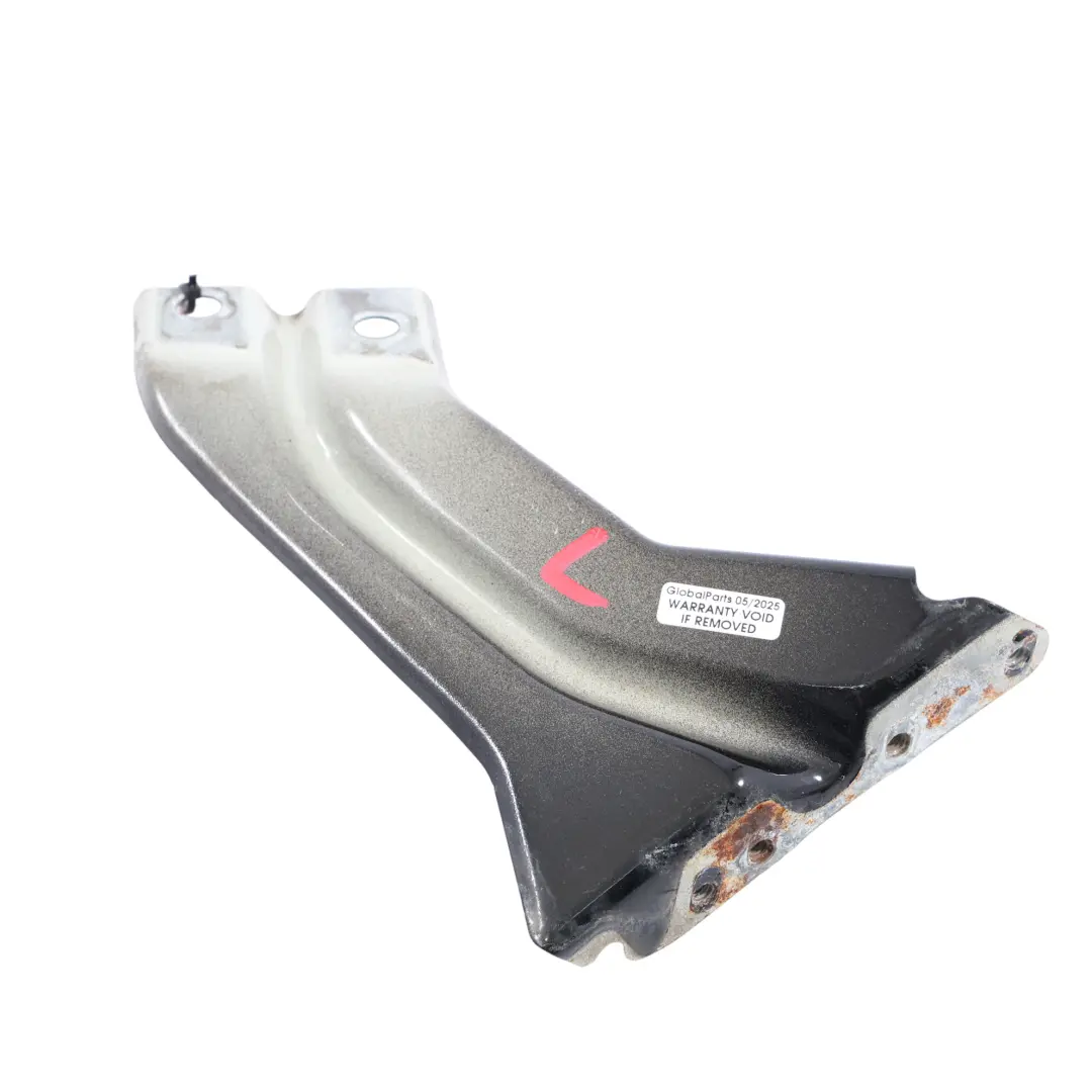 Staffa Alare Anteriore Sinistro Nero Brillante Y9B per Audi A1 8X con numero di parte 8X0821135A Audi A1 8X Staffa Alare Anteriore Sinistro Nero Brillante Y9B - SKU 8X0821135A-BBL - Numero di parte 8X0821135A