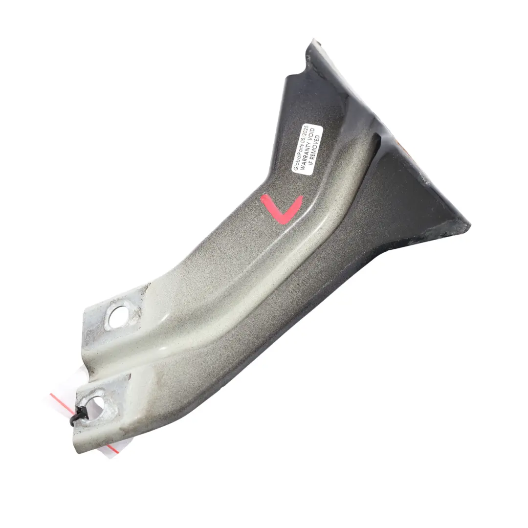 Staffa Alare Anteriore Sinistro Nero Brillante Y9B per Audi A1 8X con numero di parte 8X0821135A Audi A1 8X Staffa Alare Anteriore Sinistro Nero Brillante Y9B - SKU 8X0821135A-BBL - Numero di parte 8X0821135A