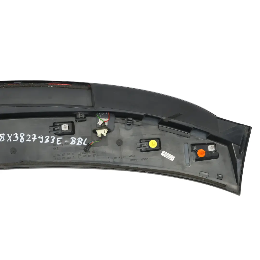 Bagażnik Spoiler Klapy Bagażnika Czarny Brilliant Black - Y9B do Audi A1 8X o numerze 8X3827933E Audi A1 8X Bagażnik Spoiler Klapy Bagażnika Czarny Brilliant Black - Y9B - SKU 8X3827933E-BBL - Numer Części 8X3827933E