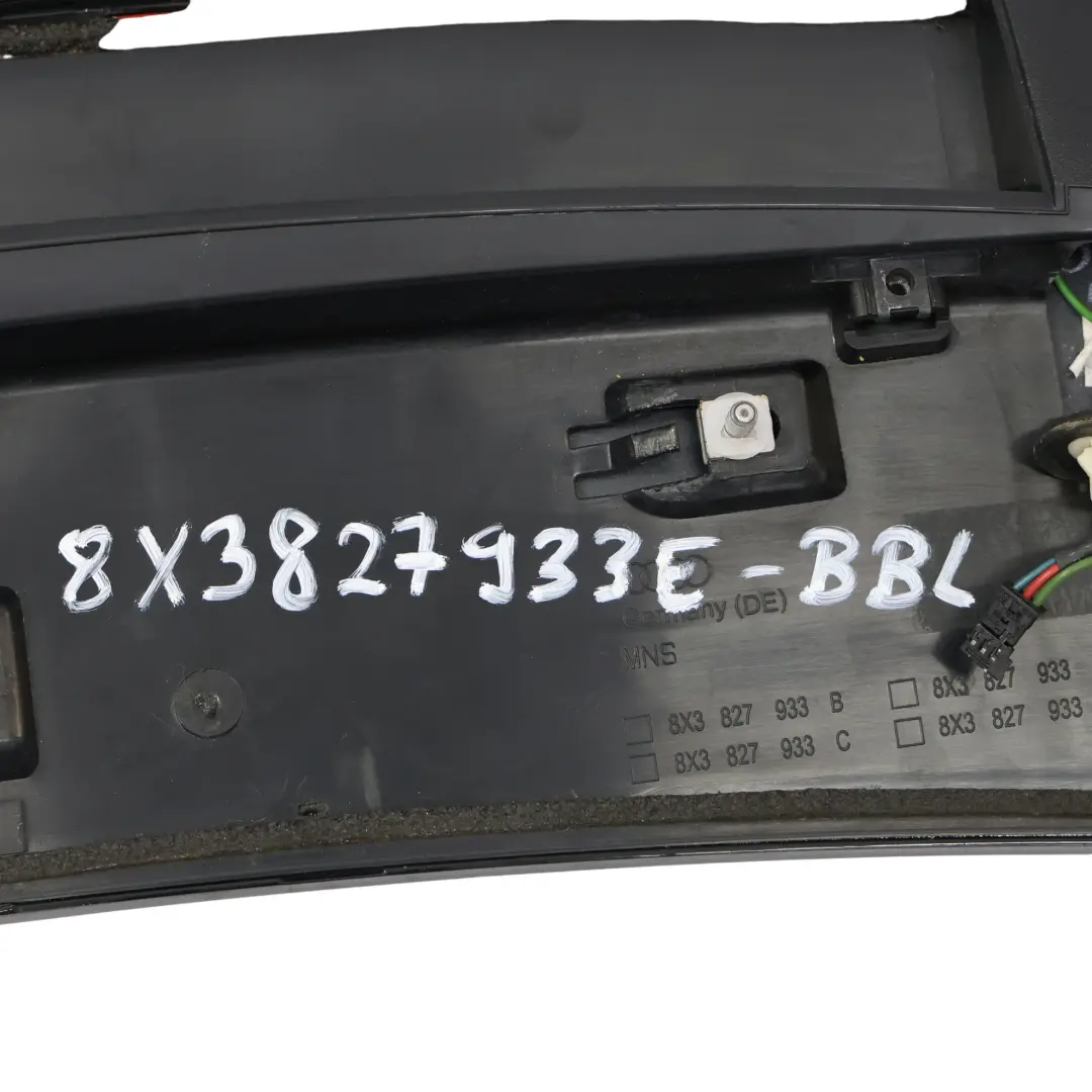 Heckkofferraum Heckklappe Spoilerblende Brillantschwarz Metallic Y9B für Audi A1 8X mit Teilenummer 8X3827933E Audi A1 8X Heckkofferraum Heckklappe Spoilerblende Brillantschwarz Metallic Y9B - SKU 8X3827933E-BBL - Teilenummer 8X3827933E