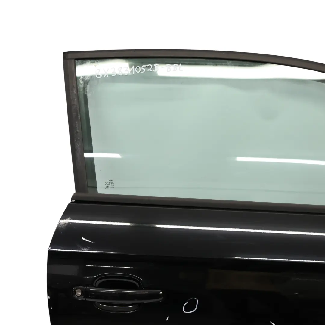 Droite Brilliant Black Metallic Noir - Y9B pour Audi A1 8X Porte Avant à propos du numéro de pièce 8X3831052B Audi A1 8X Porte Avant Droite Brilliant Black Metallic Noir - Y9B - SKU 8X3831052B-BBL - Numéro de pièce 8X3831052B