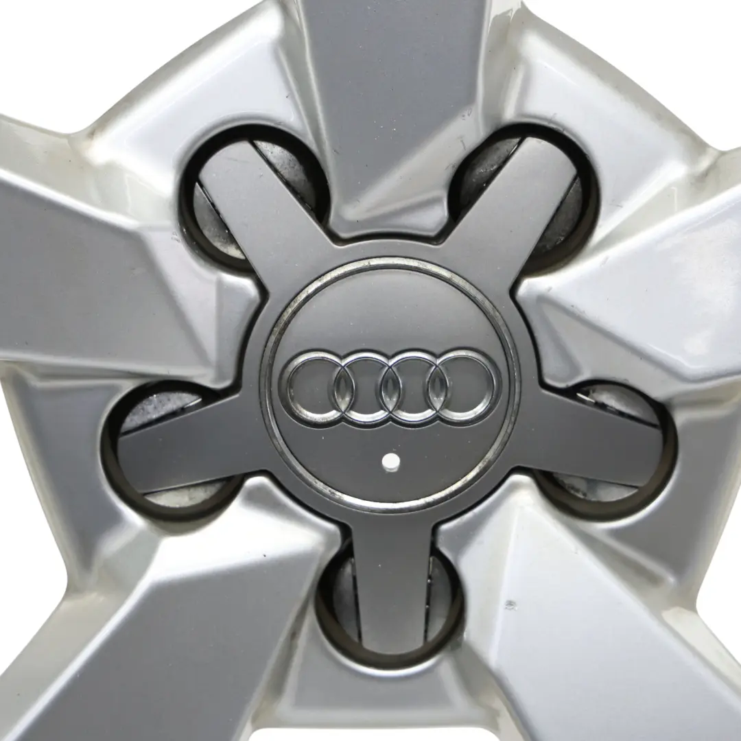  Llanta de aleación plateada Audi A1 8X 16" 7J ET:34 Star Spoke - SKU 8XA601025A-2 - Número de pieza 8XA601025A