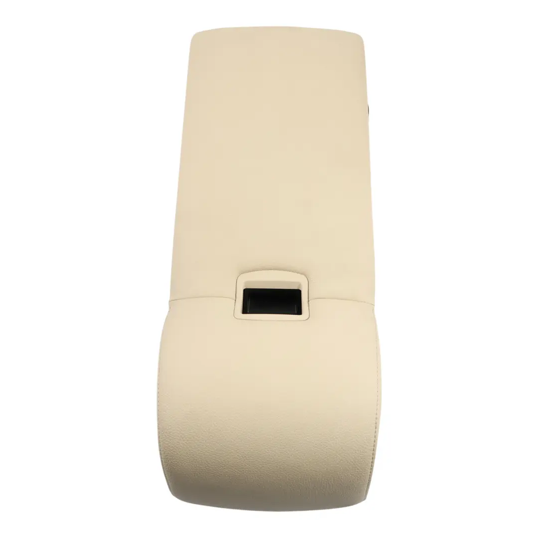 Asiento Trasero Centro Respaldo Bandeja Portavasos Crema Beige para BMW E60 con número de pieza 9126176 BMW E60 Asiento Trasero Centro Respaldo Bandeja Portavasos Crema Beige - SKU 9126176 - Número de pieza 9126176