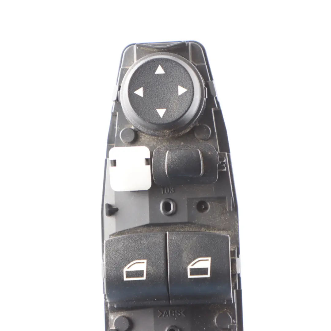 Interruttore Alzacristalli Lato Destro Conducente O/S per BMW F10 F20 F30 con numero di parte 9208110 BMW F10 F20 F30 Interruttore Alzacristalli Lato Destro Conducente O/S - SKU 9208110 - Numero di parte 9208110