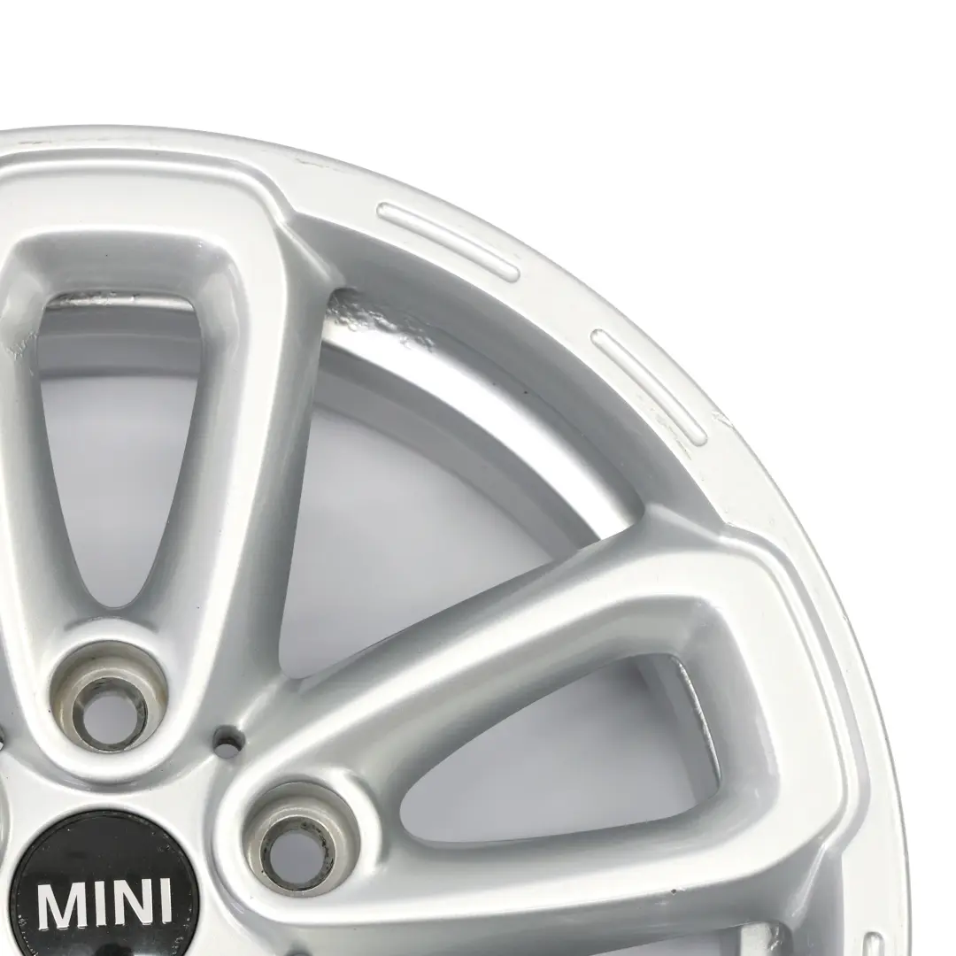 Jante en alliage 17" 7J ET:50 a rayons triangulaires 141 pour Mini R60 R61 à propos du numéro de pièce 9811730 Mini R60 R61 Jante en alliage 17" 7J ET:50 a rayons triangulaires 141 - SKU 9811730-1 - Numéro de pièce 9811730