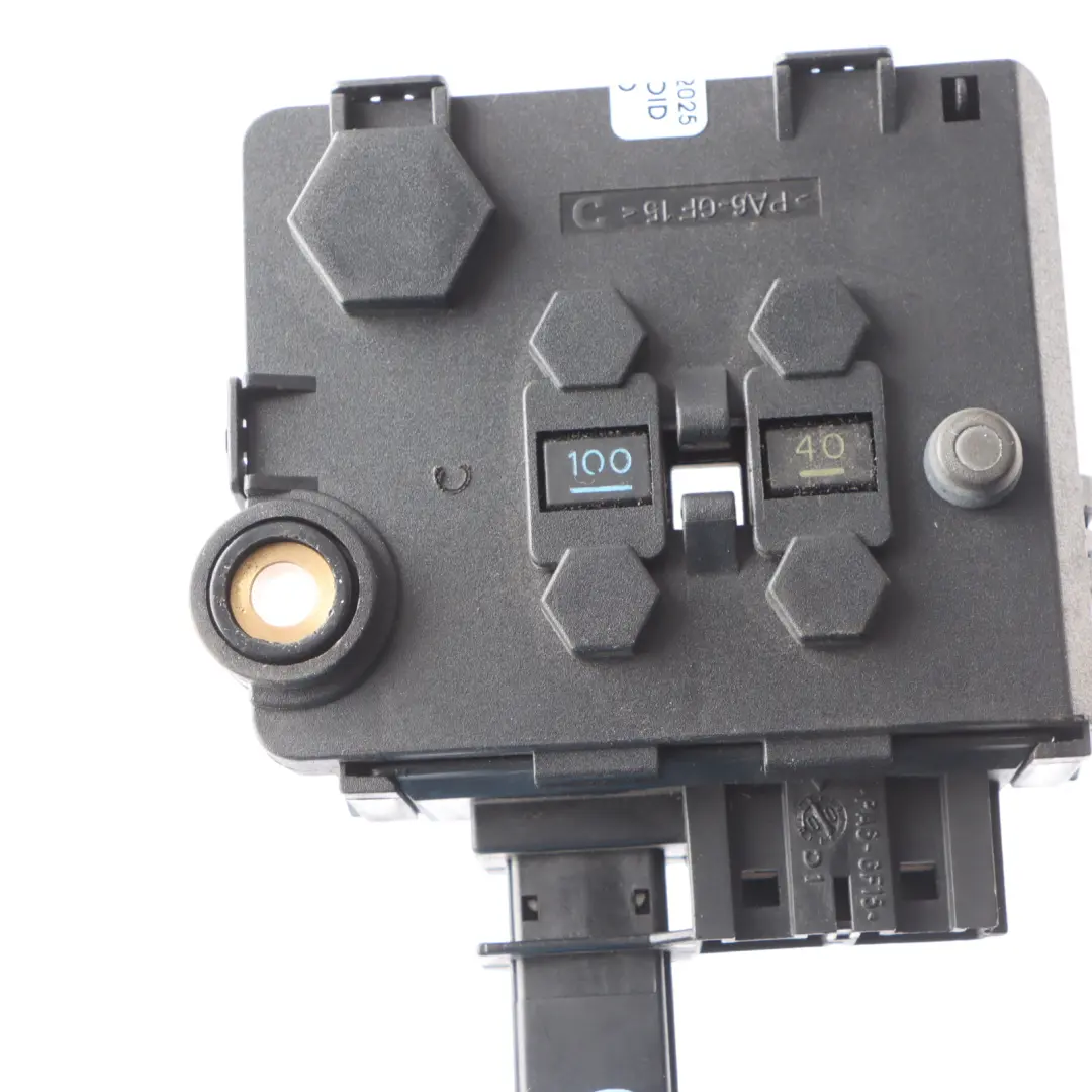 Fuse Relay Junction Box HV Battery Connector to Mercedes W220 with Part number A0005401950 Mercedes W220 Fuse Relay Junction Box HV Battery Connector - SKU A0005401950 - Part number A0005401950