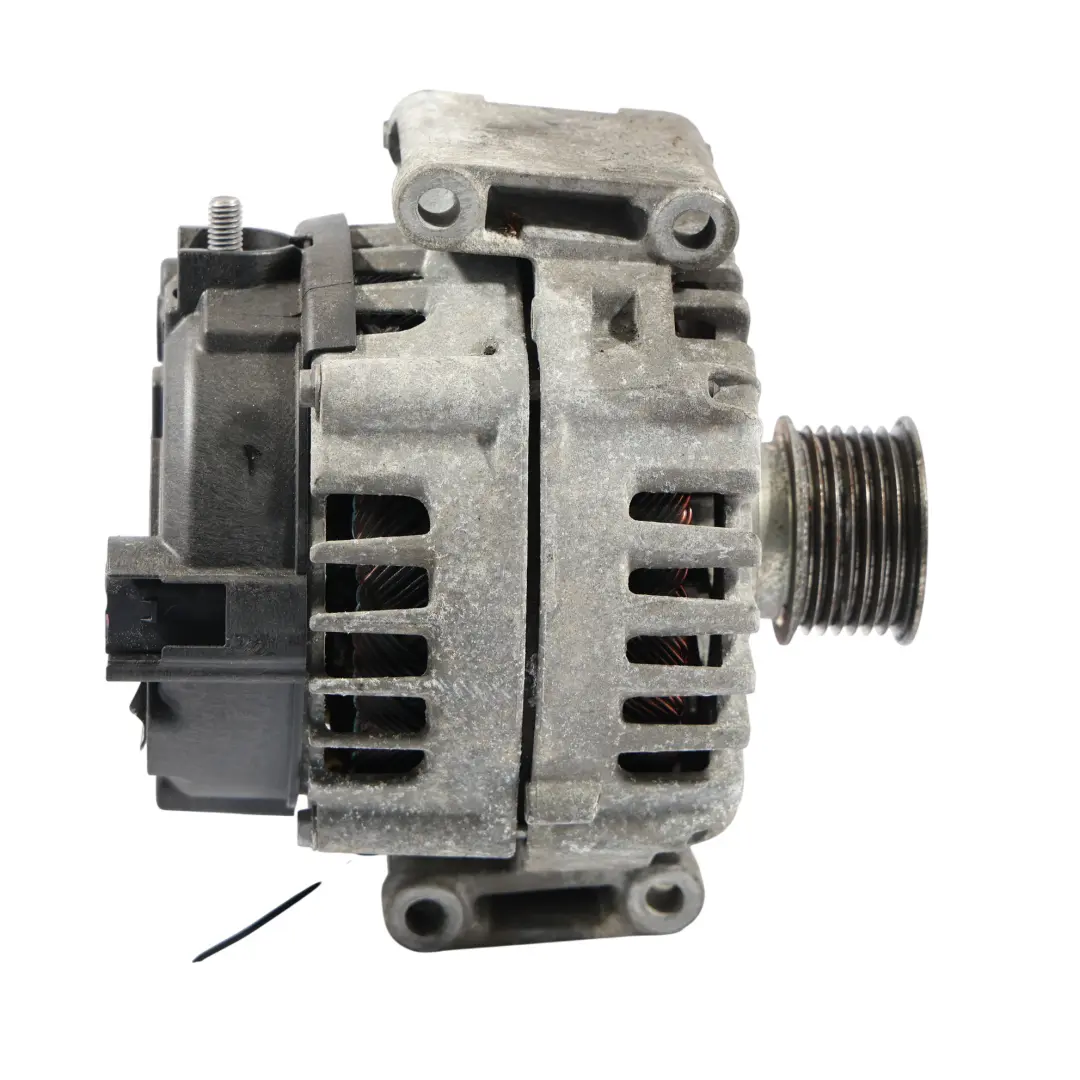 OM651 Alternator 14V 250A do Mercedes W166 W213 C292 o numerze A0009060903 Mercedes W166 W213 C292 OM651 Alternator 14V 250A - SKU A0009060903 - Numer Części A0009060903