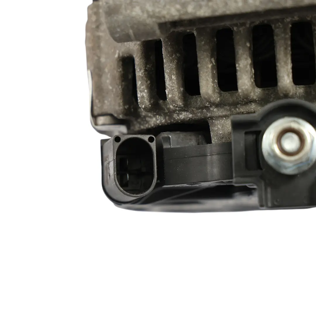 OM646 Diesel Alternator 180A do Mercedes W204 W211 o numerze A0131549002 Mercedes W204 W211 OM646 Diesel Alternator 180A - SKU A0131549002 - Numer Części A0131549002