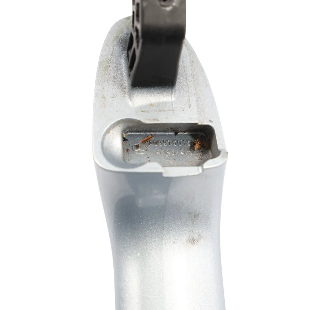Maniglia Porta Mercedes W205 W213 Grab Anteriore Sinistra Diamond Silver - 988 per con numero di parte A0997601559 Maniglia Porta Mercedes W205 W213 Grab Anteriore Sinistra Diamond Silver - 988 - SKU A0997601559-DSI - Numero di parte A0997601559