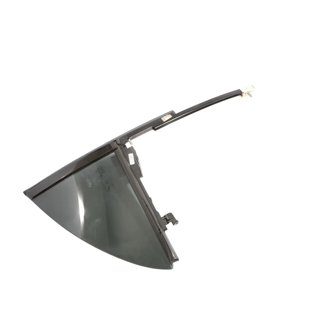 Vitre Latérale Fixe Porte Arrière Droite Teintée pour Mercedes CLA C118 à propos du numéro de pièce A1187300600 Mercedes CLA C118 Vitre Latérale Fixe Porte Arrière Droite Teintée - SKU A1187300600 - Numéro de pièce A1187300600