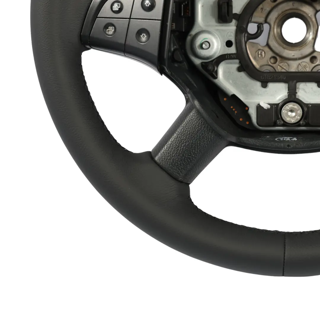 Neues Leder Schwarz Lenkrad mit Schwarz Fäden für Mercedes W245 mit Teilenummer A1644601403 Mercedes W245 Neues Leder Schwarz Lenkrad mit Schwarz Fäden - SKU A1644601403-1 - Teilenummer A1644601403