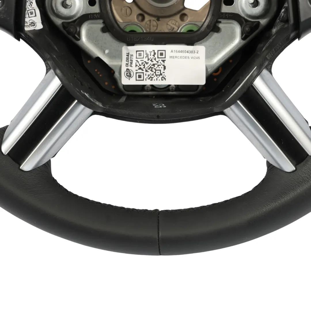 NOUVEAU Volant En Cuir Noir Avec Filets Noirs pour Mercedes W245 à propos du numéro de pièce A1644604303 Mercedes W245 NOUVEAU Volant En Cuir Noir Avec Filets Noirs - SKU A1644604303-2 - Numéro de pièce A1644604303