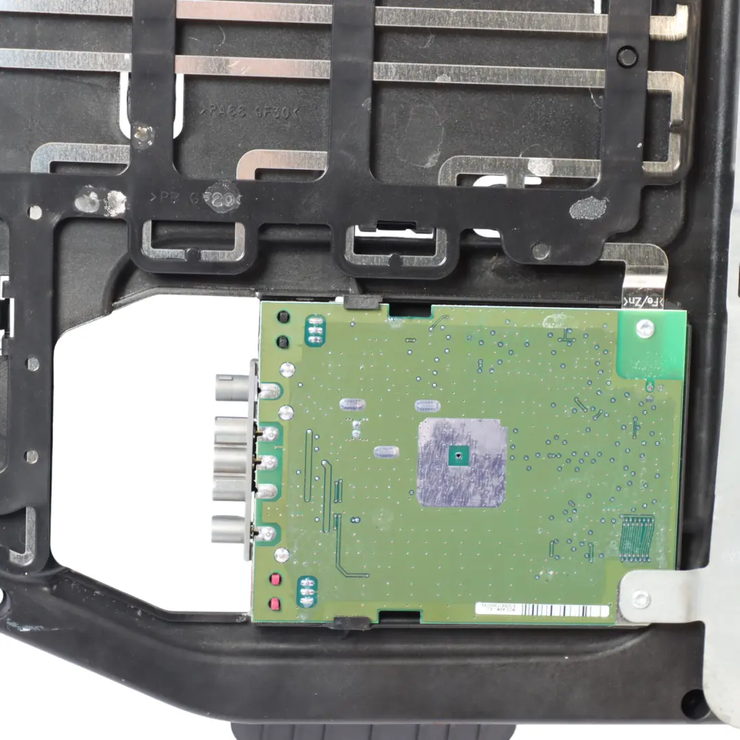 Antenna Amplifier Aerial Control Unit Module to Mercedes ML W164 with Part number A1648202475 Mercedes ML W164 Antenna Amplifier Aerial Control Unit Module - SKU A1648202475 - Part number A1648202475