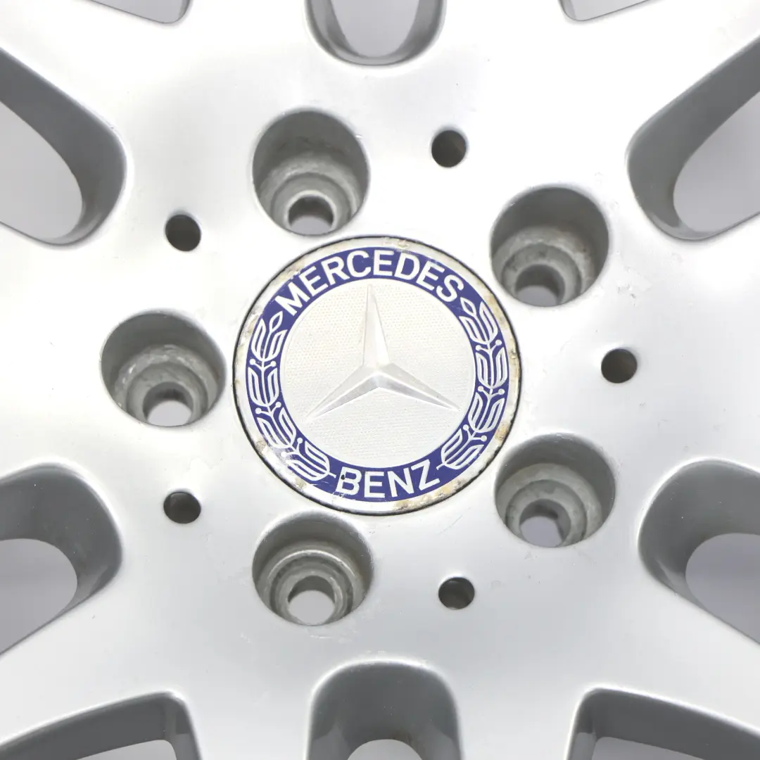 Llanta De Aleación Plateada Trasera 18" 8,5J ET:30 para Mercedes SLK R171 con número de pieza A1714012902 Mercedes SLK R171 Llanta De Aleación Plateada Trasera 18" 8,5J ET:30 - SKU A1714012902-1 - Número de pieza A1714012902