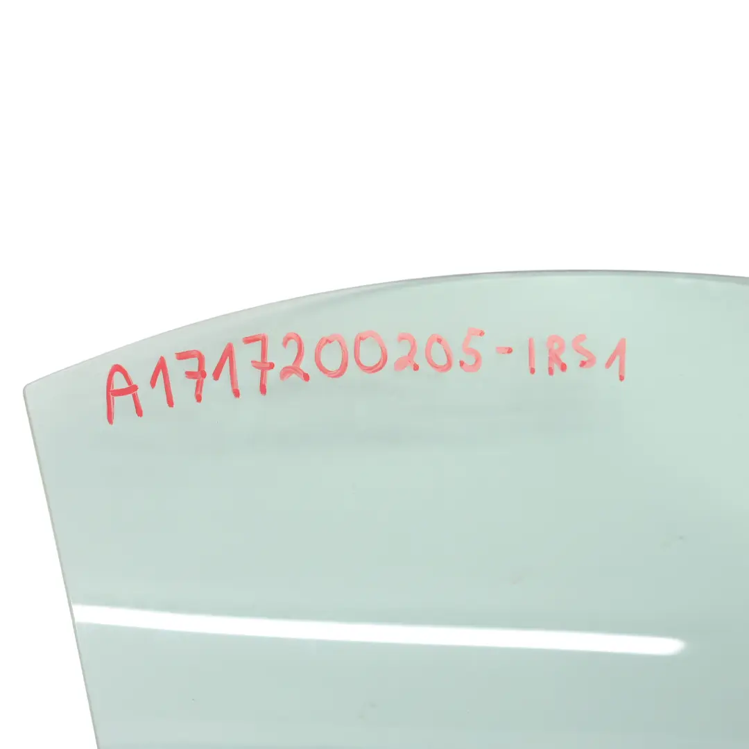 Porta Anteriore Destra Iridium Silver Metallic - 775 per Mercedes SLK R171 con numero di parte A1717200205 Mercedes SLK R171 Porta Anteriore Destra Iridium Silver Metallic - 775 - SKU A1717200205-IRS1 - Numero di parte A1717200205