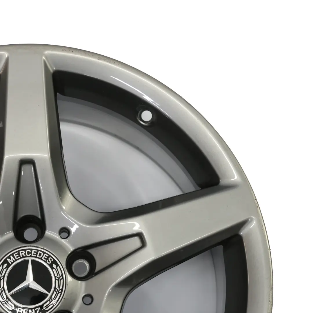 Cerchio Posteriore In Lega 18" ET:36 8,5J 5 Razze per Mercedes SLK R172 con numero di parte A1724012702 Mercedes SLK R172 Cerchio Posteriore In Lega 18" ET:36 8,5J 5 Razze - SKU A1724012702-6 - Numero di parte A1724012702