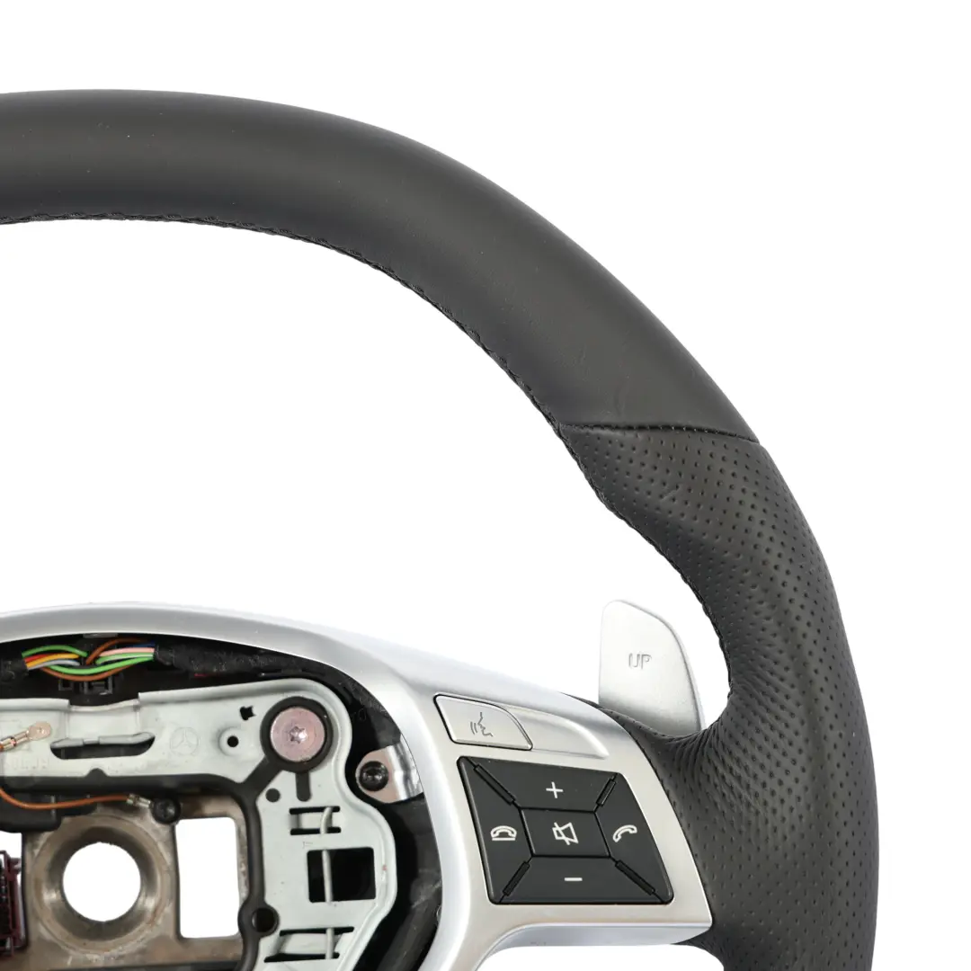  Volant Mercedes W204 C63 AMG W212 Neuf Cuir Noir Sport Volant Palettes - SKU A1724604403-1 - Numéro de pièce A1724604403