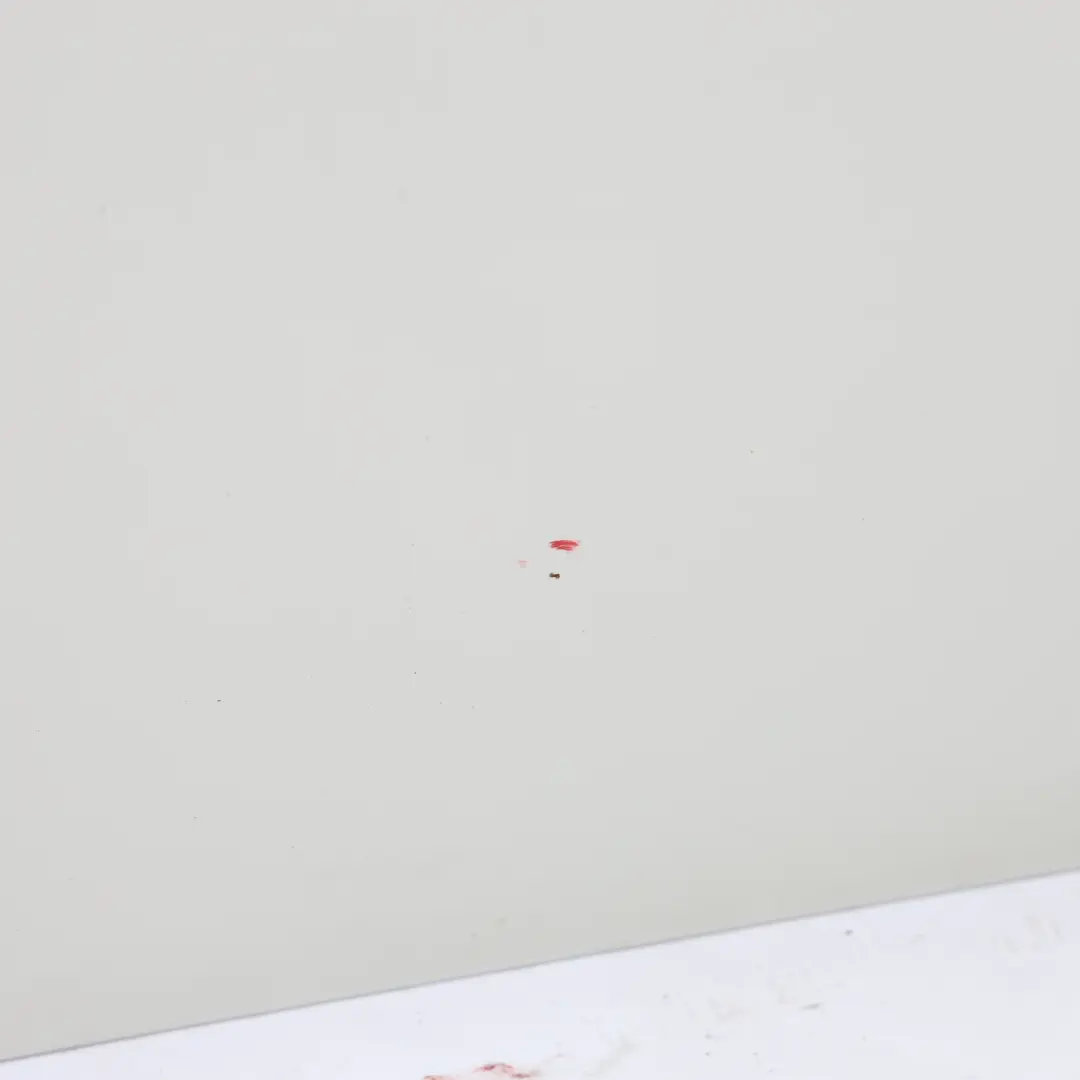 Arrière Droite Classe A Calcite White Blanc - 650 pour Mercedes W176 Porte à propos du numéro de pièce A1767300205 Mercedes W176 Porte Arrière Droite Classe A Calcite White Blanc - 650 - SKU A1767300205-CW1 - Numéro de pièce A1767300205