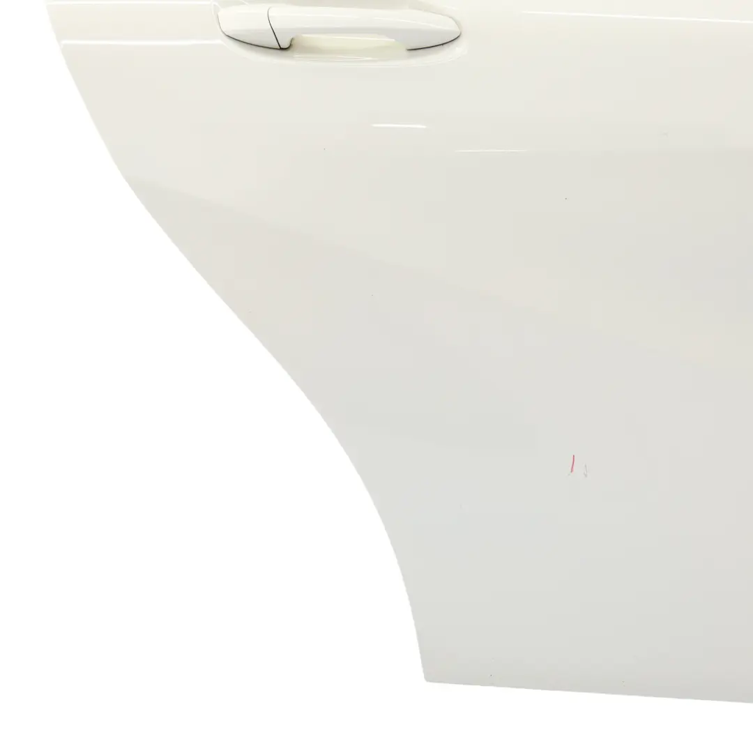 Puerta Trasera Derecha Clase A Calcite White Blanco - 650 para Mercedes W176 con número de pieza A1767300205 Mercedes W176 Puerta Trasera Derecha Clase A Calcite White Blanco - 650 - SKU A1767300205-CW1 - Número de pieza A1767300205