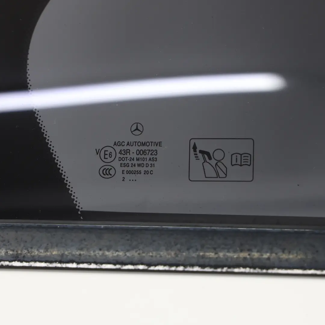 Puerta Trasera Derecha Clase A Calcite White Blanco - 650 para Mercedes W176 con número de pieza A1767300205 Mercedes W176 Puerta Trasera Derecha Clase A Calcite White Blanco - 650 - SKU A1767300205-CW1 - Número de pieza A1767300205