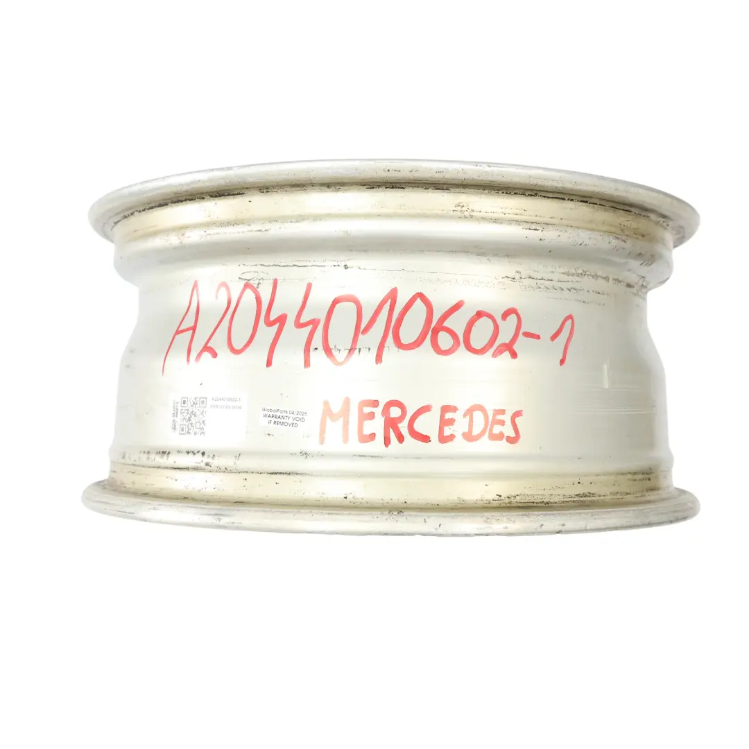 Srebrna Felga Aluminiowa Alufelga 16" 7J ET:43 do Mercedes W204 o numerze A2044010602 Mercedes W204 Srebrna Felga Aluminiowa Alufelga 16" 7J ET:43 - SKU A2044010602-1 - Numer Części A2044010602
