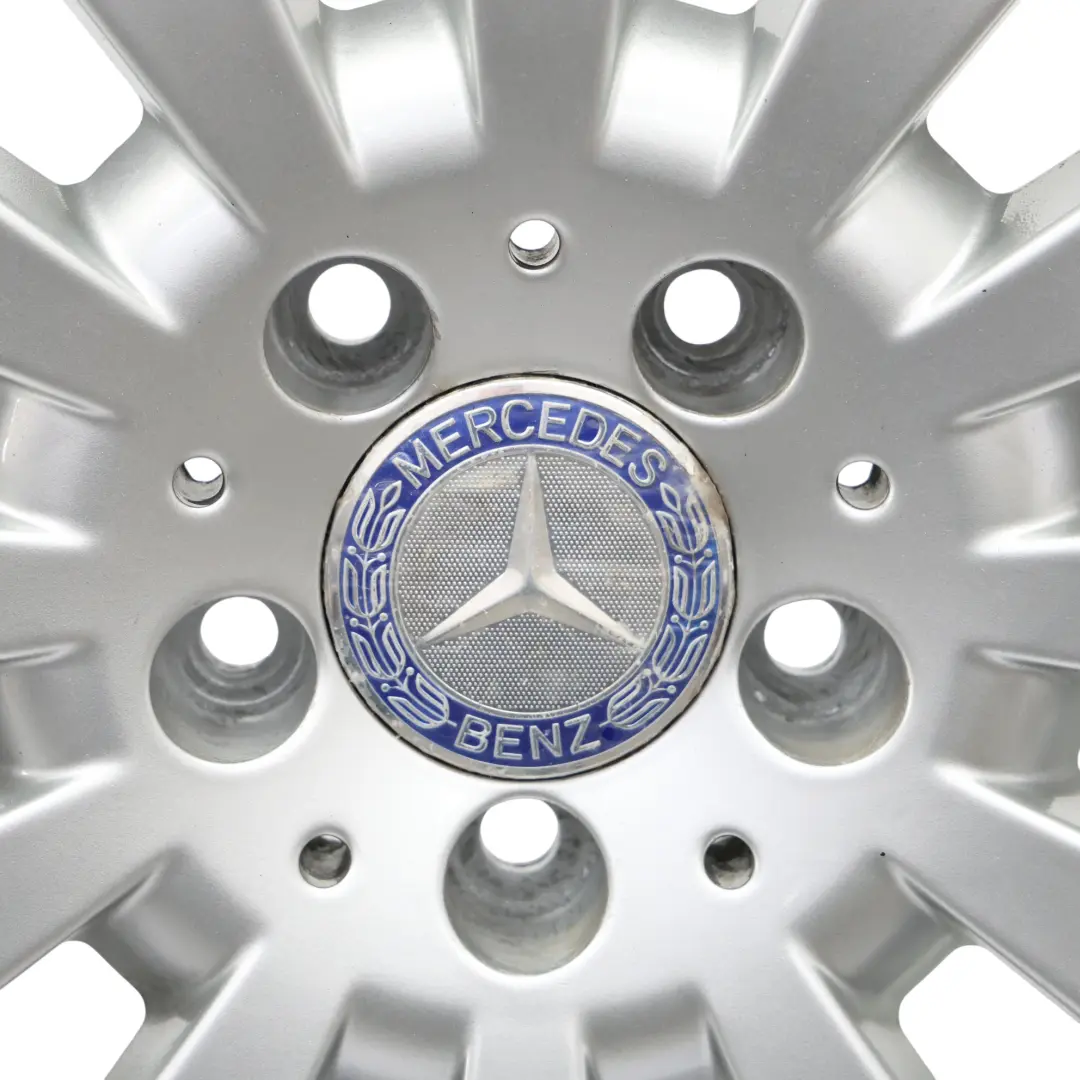 Srebrna Felga Aluminiowa Alufelga 16" 7J ET:43 do Mercedes W204 o numerze A2044010602 Mercedes W204 Srebrna Felga Aluminiowa Alufelga 16" 7J ET:43 - SKU A2044010602-1 - Numer Części A2044010602
