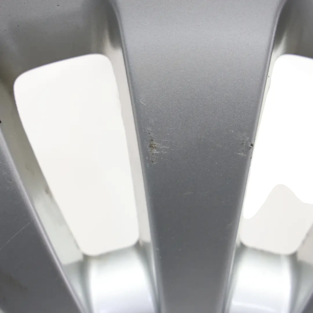 Silberne Leicht metall felge Scheibe 16" 7J ET:43 für Mercedes W204 mit Teilenummer A2044010602 Mercedes W204 Silberne Leicht metall felge Scheibe 16" 7J ET:43 - SKU A2044010602 - Teilenummer A2044010602