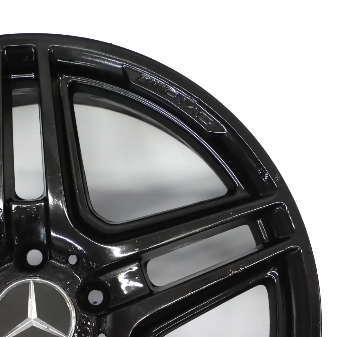 Cerchio in lega posteriore nero 18" 8,5J ET:54 per Mercedes W204 AMG con numero di parte A2044014202 Mercedes W204 AMG Cerchio in lega posteriore nero 18" 8,5J ET:54 - SKU A2044014202-5 - Numero di parte A2044014202